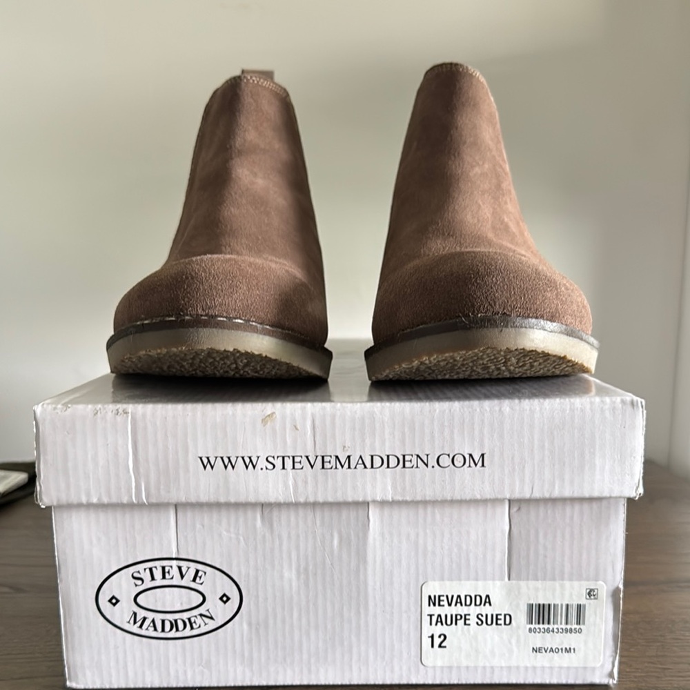 Steve Madden Nevadda Chelsea Boots